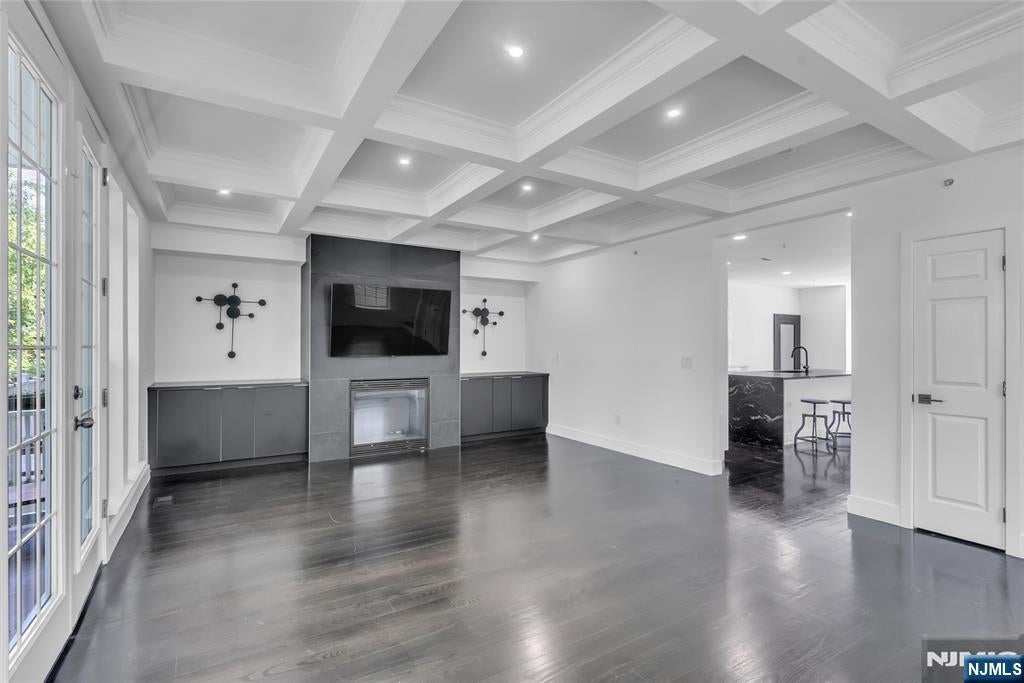 8 Creekside Court