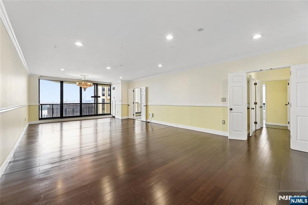 900 Palisade Avenue 20A