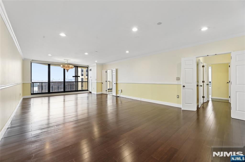 900 Palisade Avenue 20A