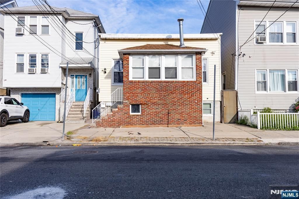 Photo of 622 N 9th Street, Newark, NJ 07107 (MLS # 25026532)