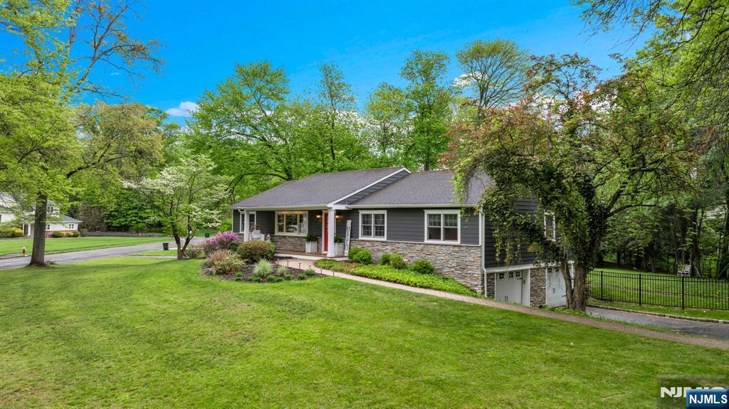468 Manchester Way