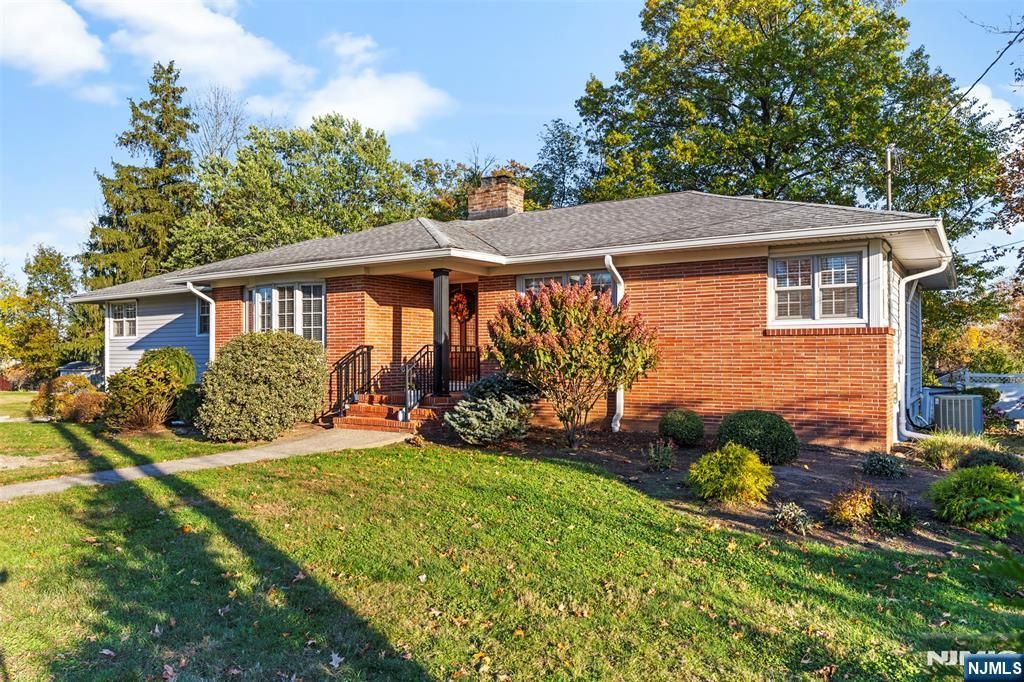 Photo of 60 Richard Avenue, West Caldwell, NJ 07006 (MLS # 25037984)