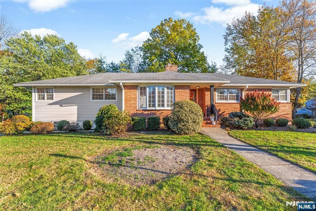 Photo of 60 Richard Avenue, West Caldwell, NJ 07006 (MLS # 25037984)
