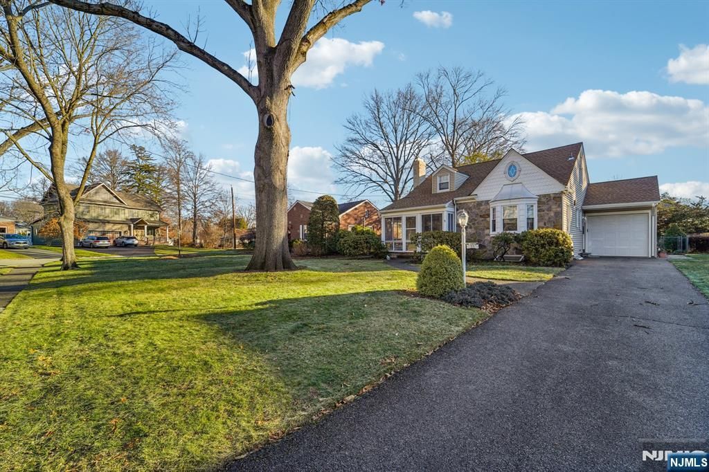 Photo of 55 Victor Place, Hawthorne, NJ 07506 (MLS # 25043966)