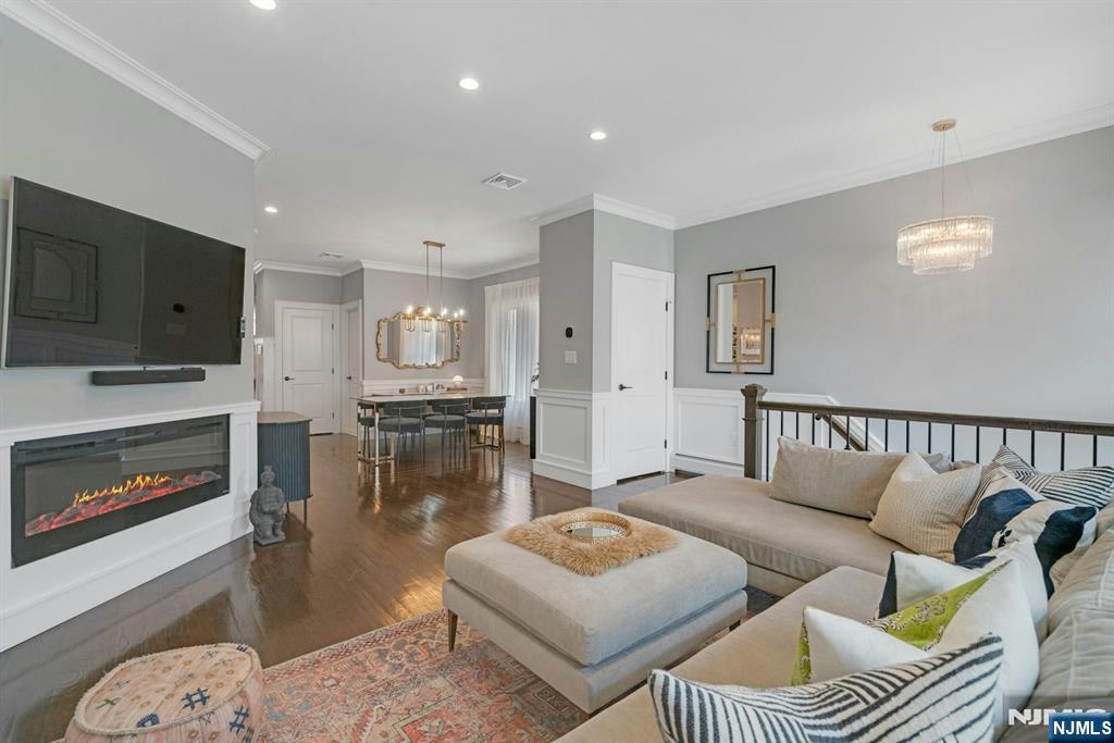 387 Lincoln Avenue B