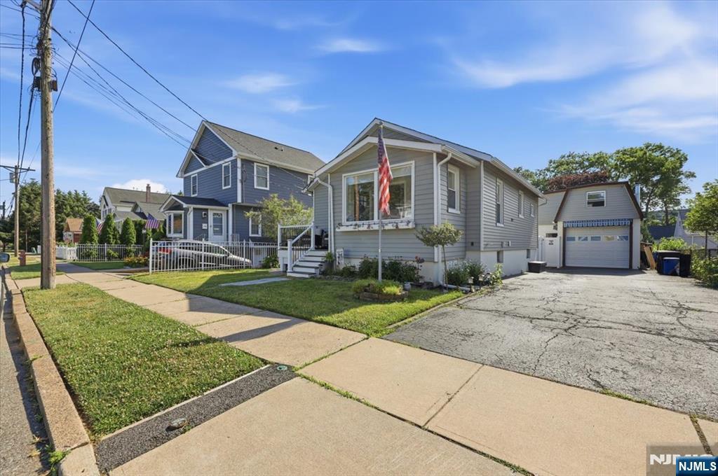 66 7th Avenue