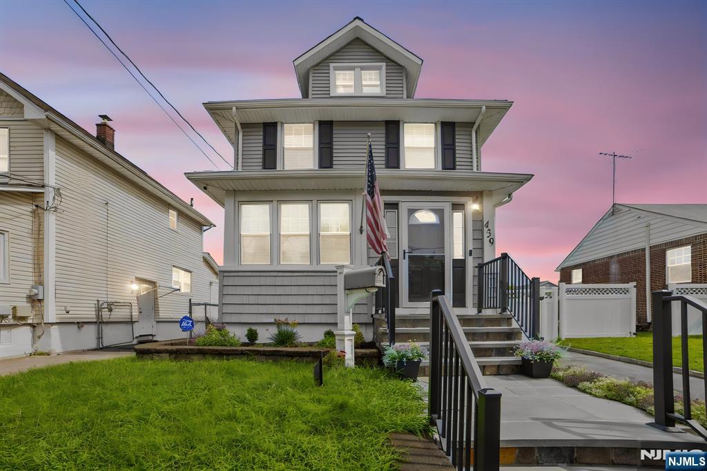 439 Lake Avenue
