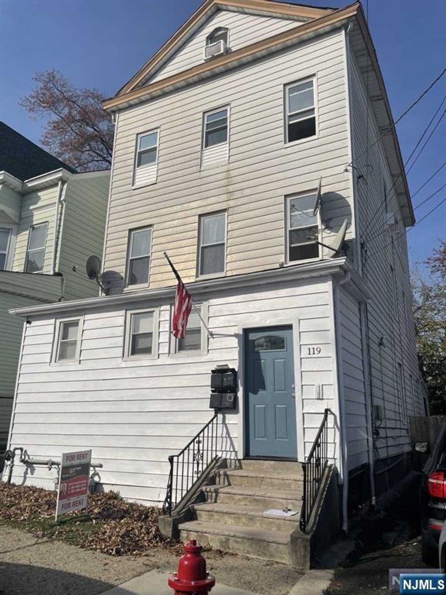 NEWER KITCHEN & BATH ARE THE HIGHLIGHTS OF THIS PERFECTLY LOCATED HOME ON THE CLIFTON BORDER. GREAT SIZED ROOMS AND EASY ACCESS TO EVERYTHING. GENEROUS LL PROVIDE GAS RANGE, REFRIGERATOR, DISHWASHER, WASHER/DRYER, WATER. TAXES, SNOW REMOVAL CERAMIC TILE AND WOOD FLOORING. SHOPPING-SCHOOLS AND HOUSE OF WORSHIP ALL CENTRALLY LOCATED. NO SMOKING/PETS, USE OF YARD OR PARKING. DON'T EVEN ASK.