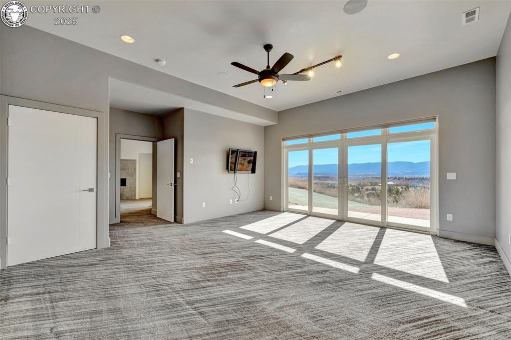 Canon City, Colorado 81212, United States, 4 Bedrooms Bedrooms, ,3 BathroomsBathrooms,Residential,Pending,8070