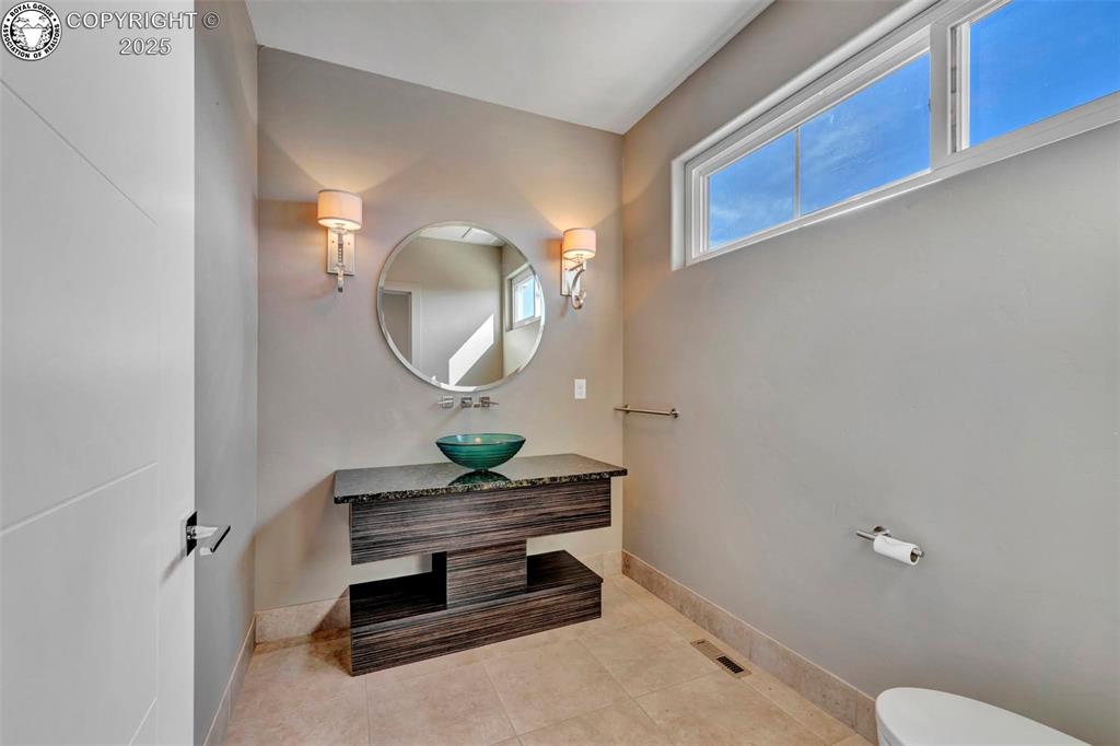 Canon City, Colorado 81212, United States, 4 Bedrooms Bedrooms, ,3 BathroomsBathrooms,Residential,Pending,8070