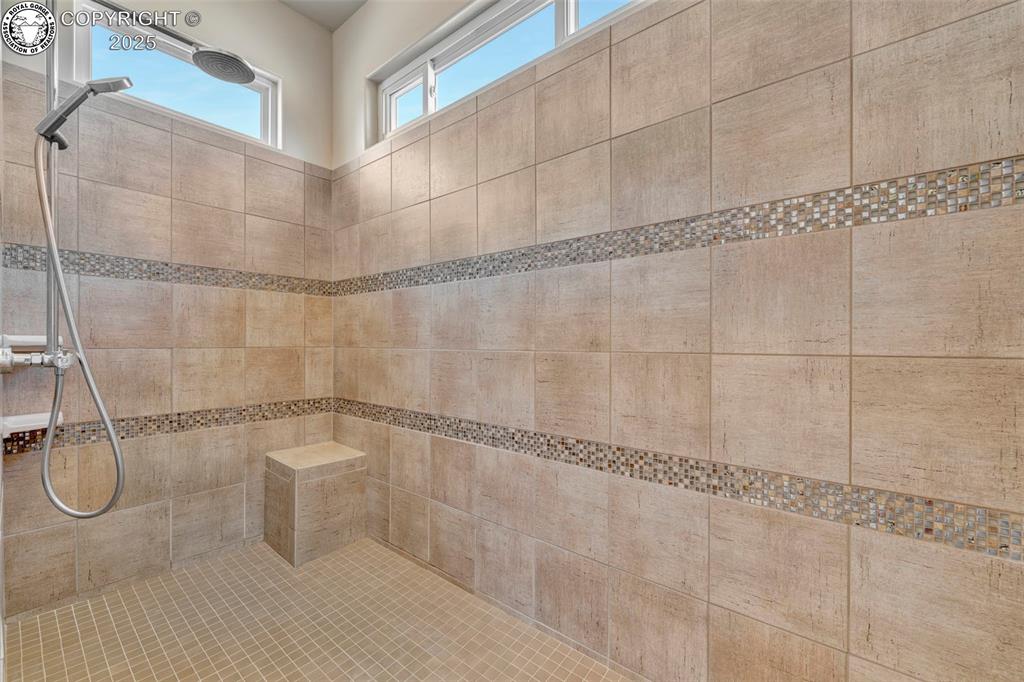 Canon City, Colorado 81212, United States, 4 Bedrooms Bedrooms, ,3 BathroomsBathrooms,Residential,Pending,8070