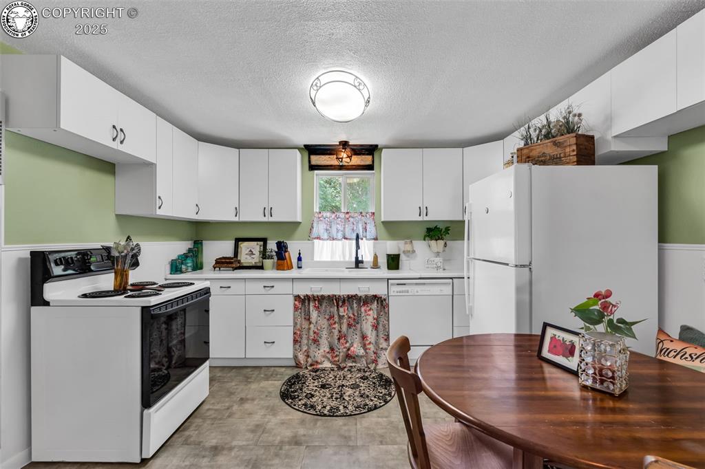 Canon City, Colorado 81212, United States, 2 Bedrooms Bedrooms, ,1 BathroomBathrooms,Residential,Active,196674