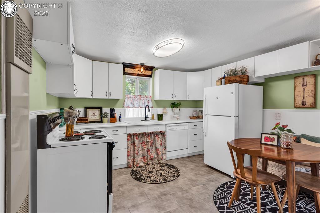Canon City, Colorado 81212, United States, 2 Bedrooms Bedrooms, ,1 BathroomBathrooms,Residential,Active,196674