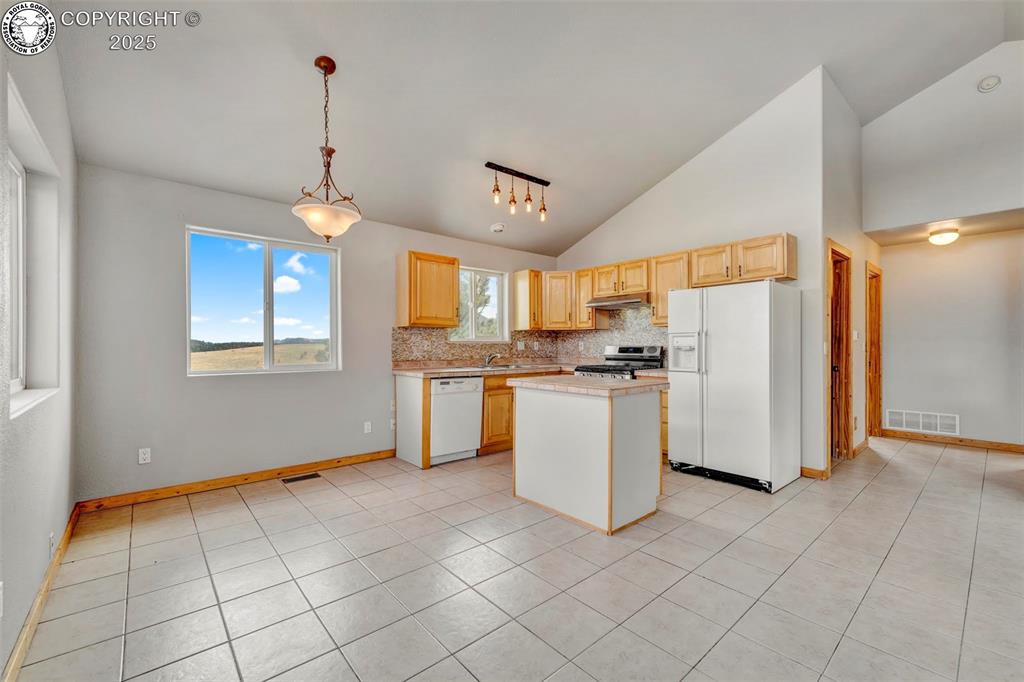 Guffey, Colorado 80820, United States, 3 Bedrooms Bedrooms, ,2 BathroomsBathrooms,Residential,Active,77929