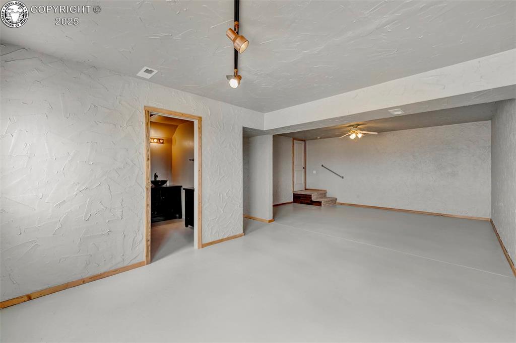 Guffey, Colorado 80820, United States, 3 Bedrooms Bedrooms, ,2 BathroomsBathrooms,Residential,Active,77929