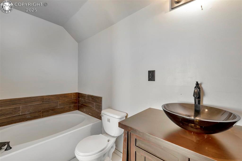 Guffey, Colorado 80820, United States, 3 Bedrooms Bedrooms, ,2 BathroomsBathrooms,Residential,Active,77929