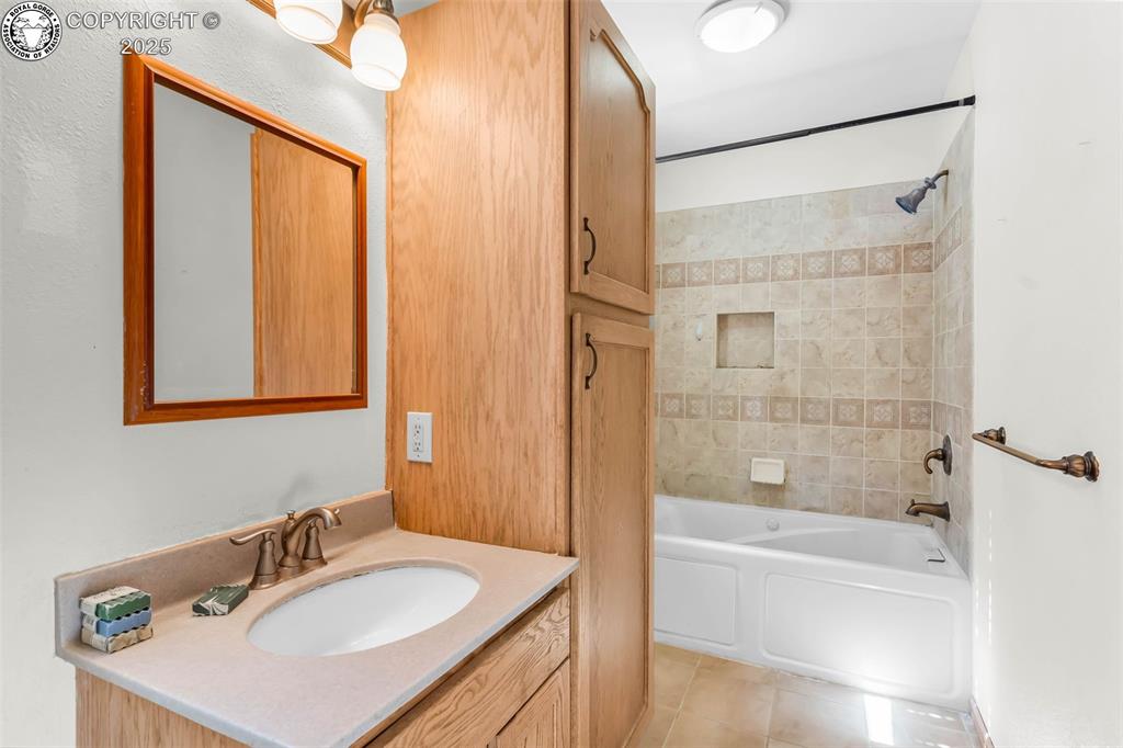 Florence, Colorado 81226, United States, 2 Bedrooms Bedrooms, ,1 BathroomBathrooms,Residential,Pending,209381