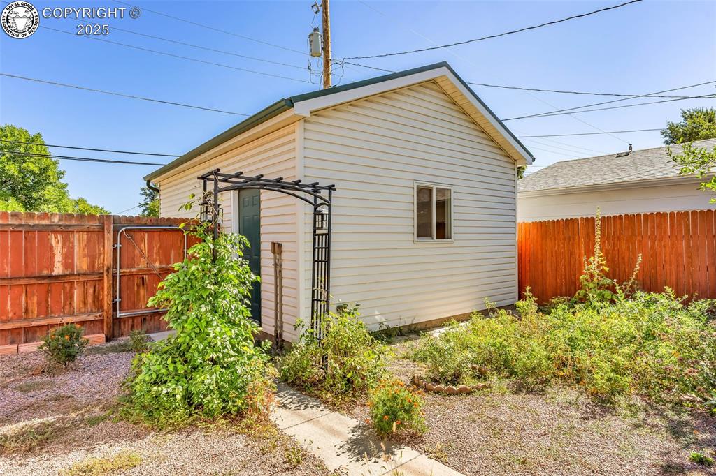 Florence, Colorado 81226, United States, 2 Bedrooms Bedrooms, ,1 BathroomBathrooms,Residential,Pending,209381