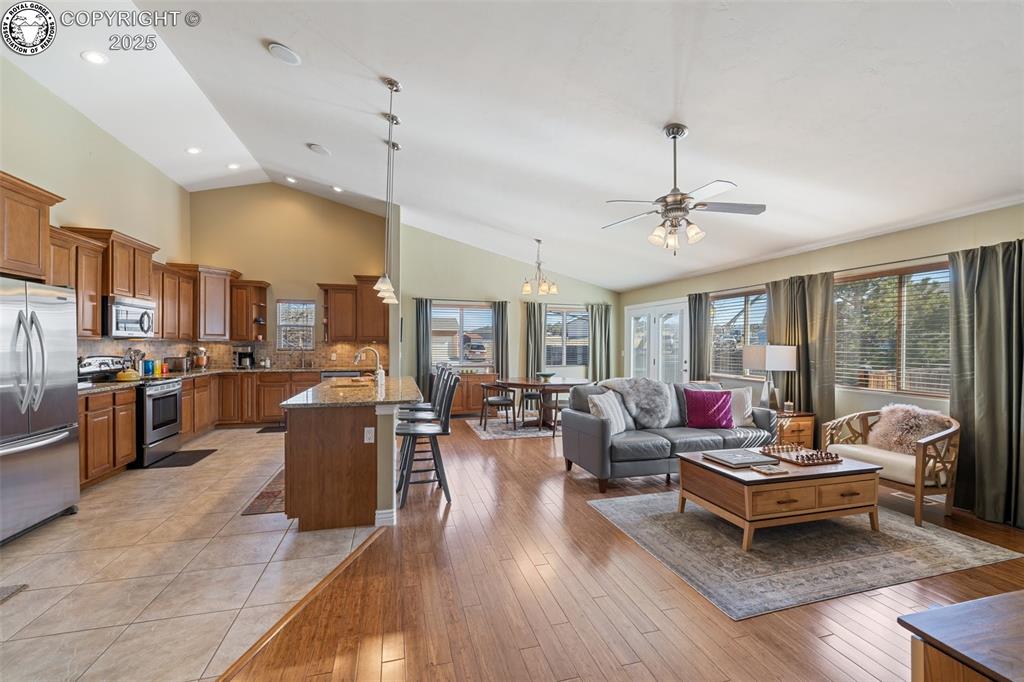 Canon City, Colorado 81212, United States, 3 Bedrooms Bedrooms, ,2 BathroomsBathrooms,Residential,Active,3561