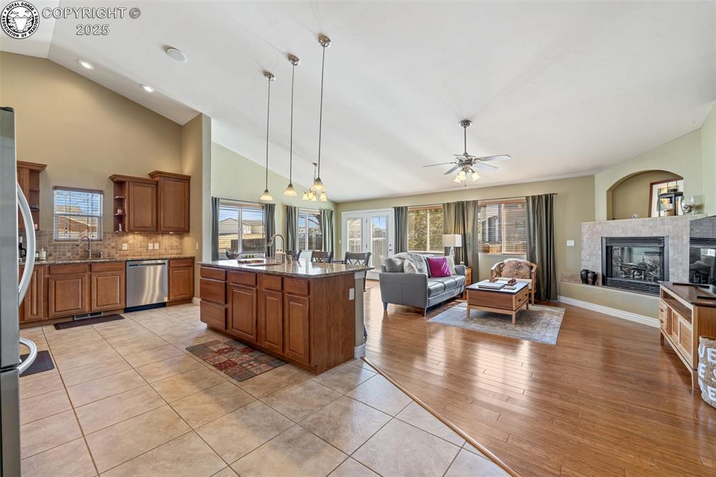 Canon City, Colorado 81212, United States, 3 Bedrooms Bedrooms, ,2 BathroomsBathrooms,Residential,Active,3561