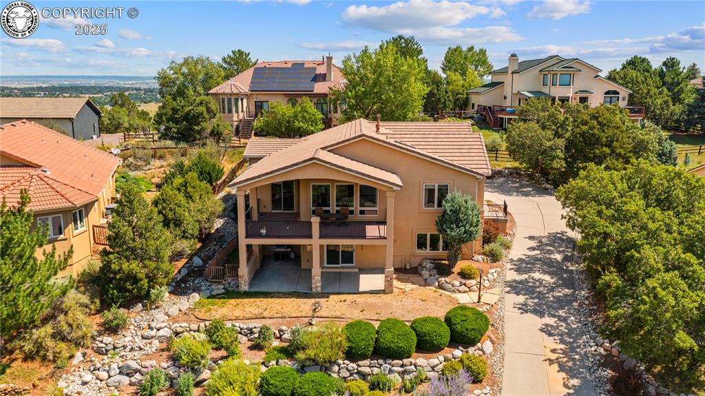 1285 Golden Hills Road