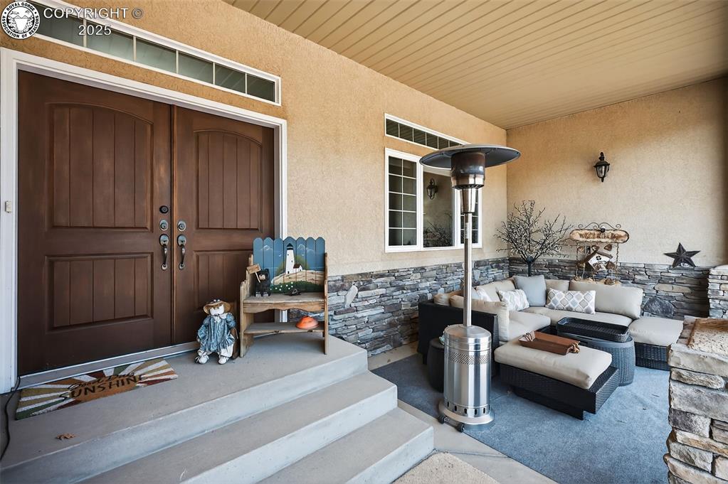 369 Canterbury Court