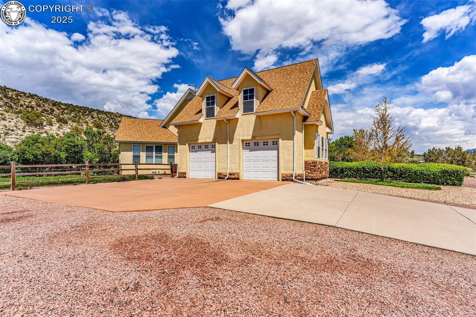 611 Rock Ridge Loop
