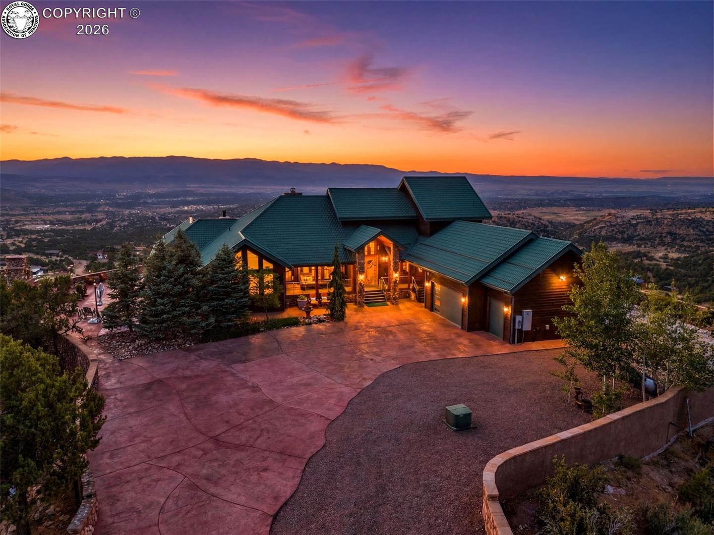 922 Evelyn Drive