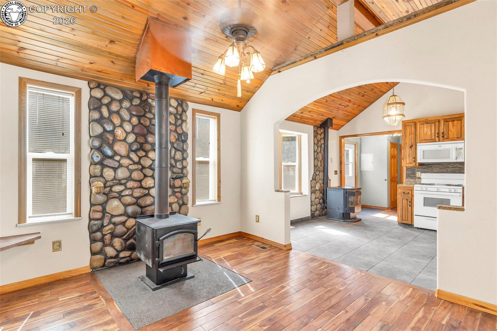 107 N Frazier Avenue - Photo 4