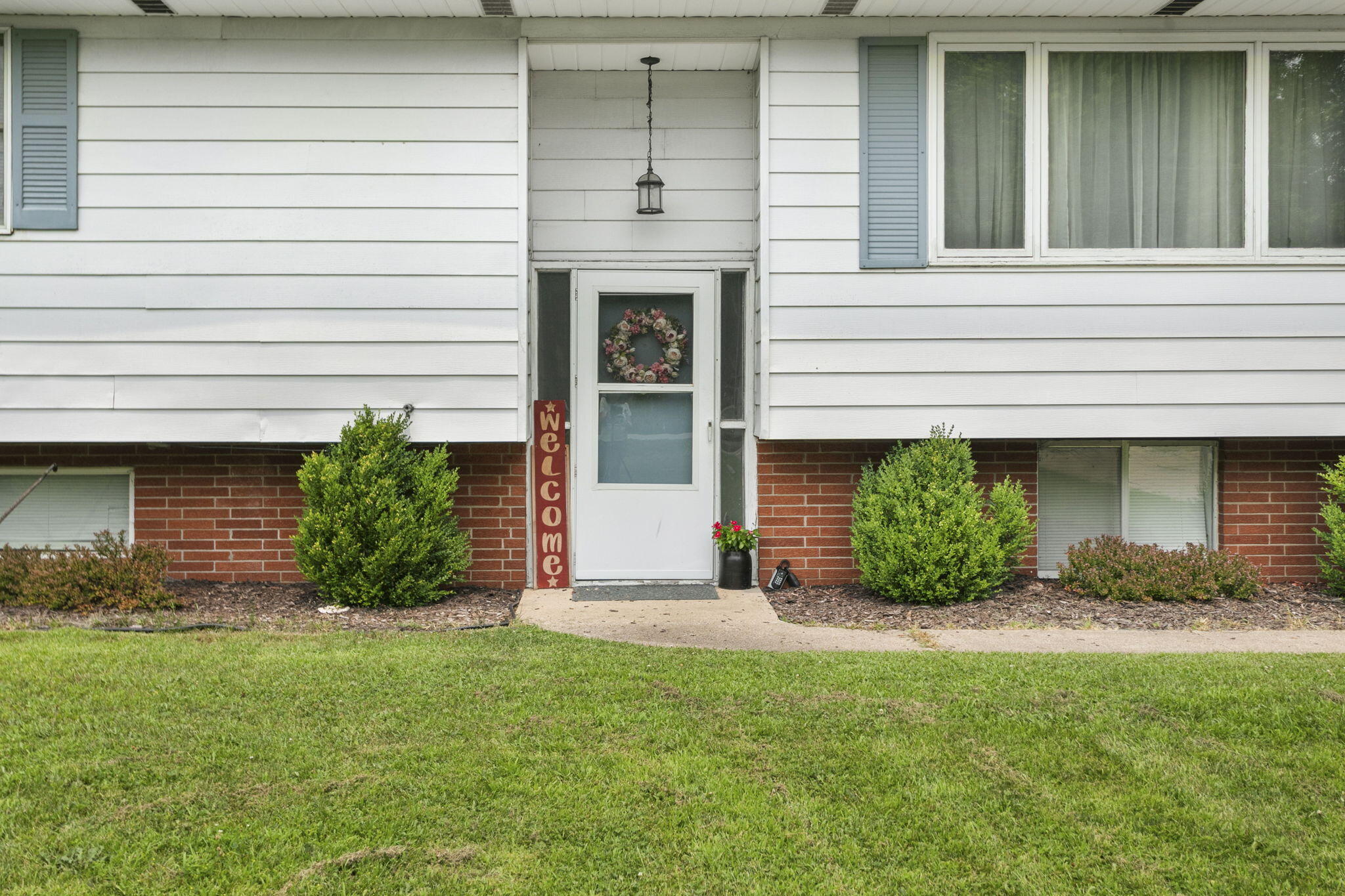 1619 E Bertrand Road