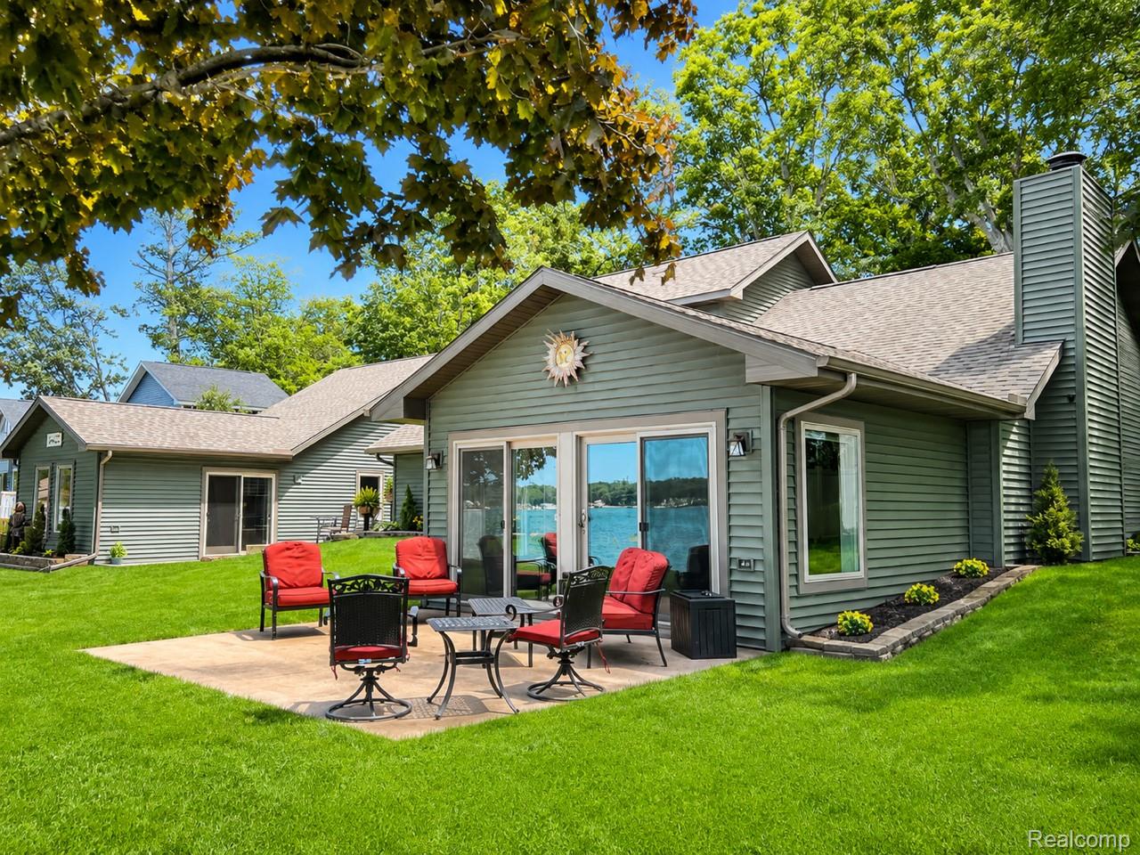 3752 Hiawatha Trail