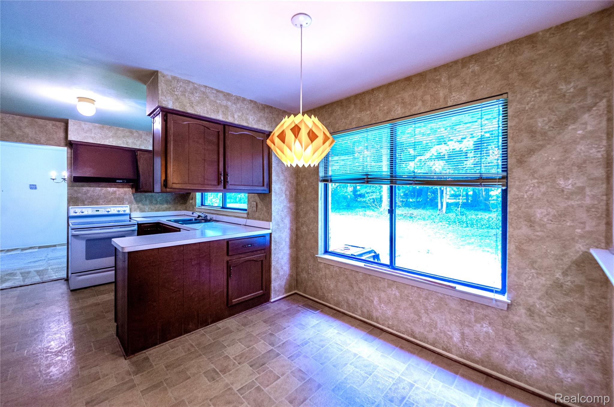 34325 Oak Forest Drive