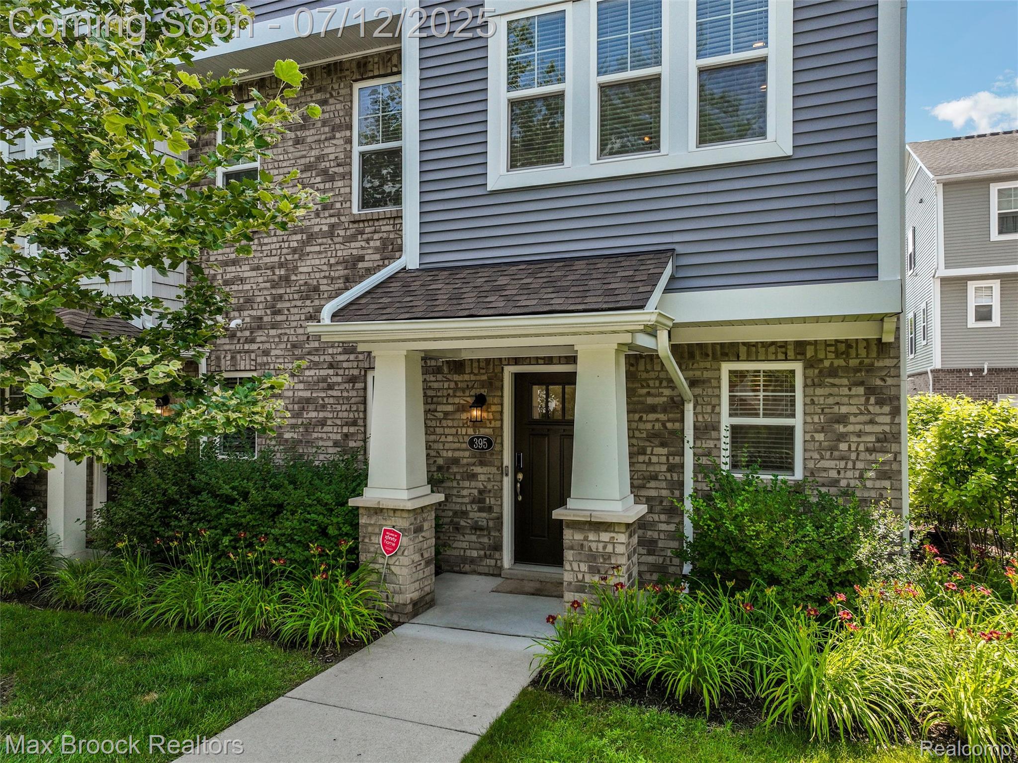 395 Glendale Lane