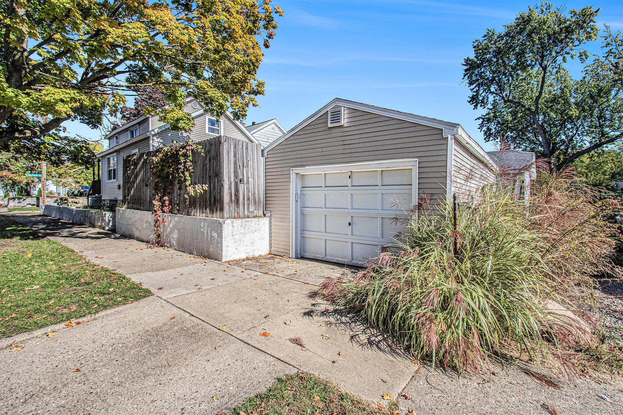 856 SW Watson Street SW