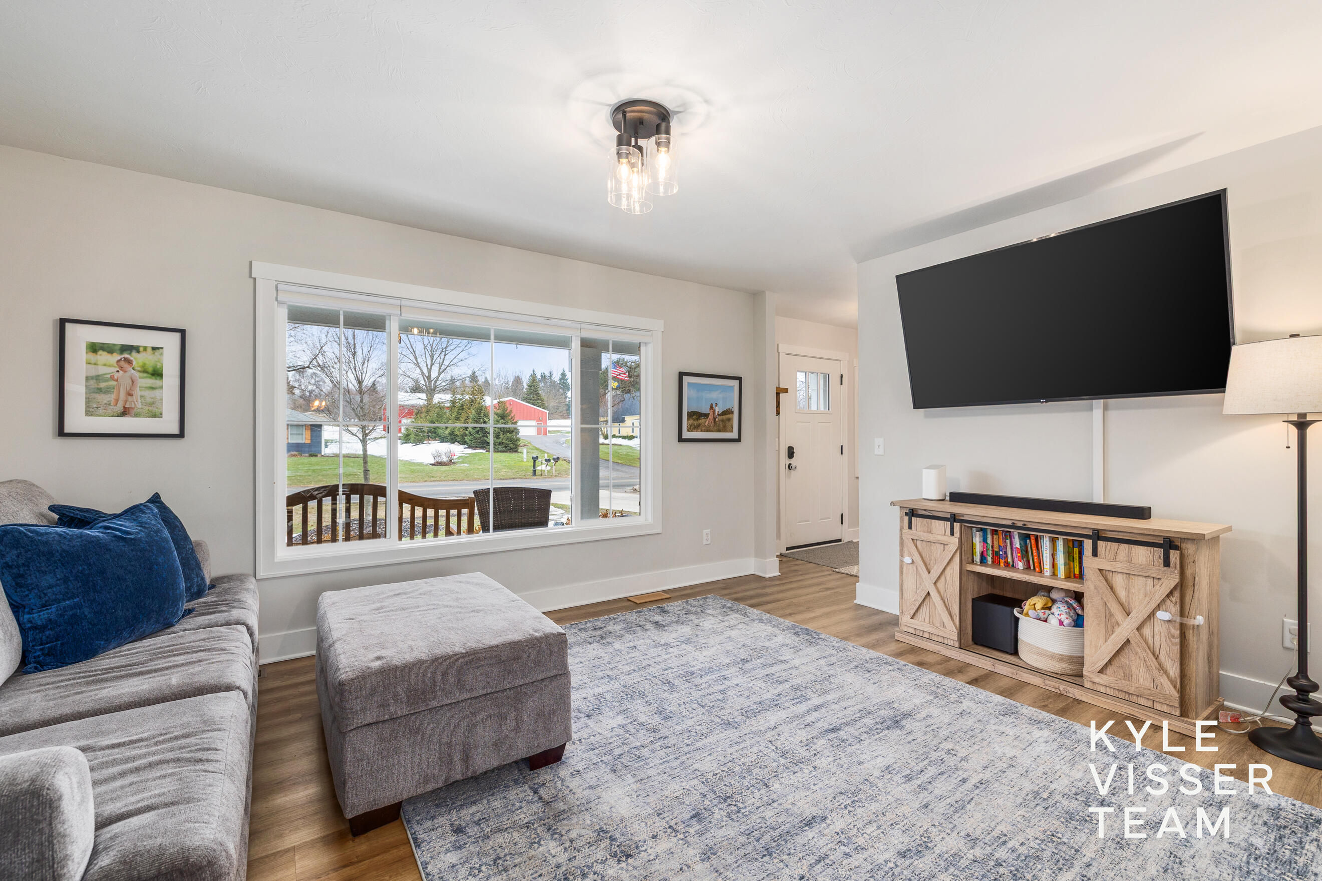 2649 Dean Lake Avenue NE