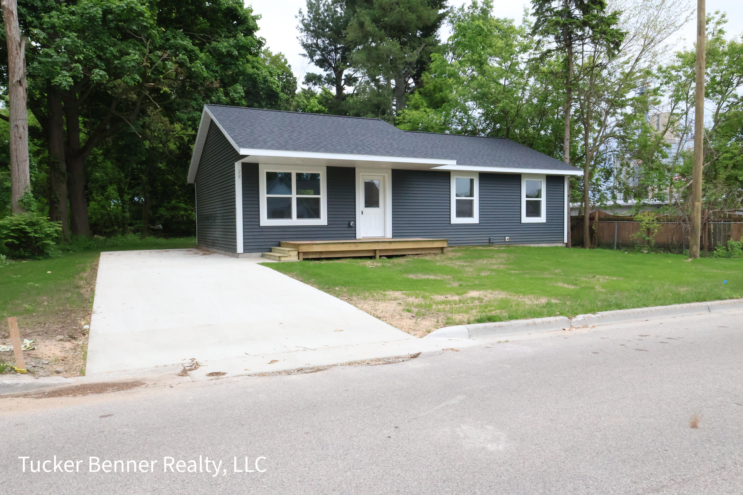 28 Fremont Avenue