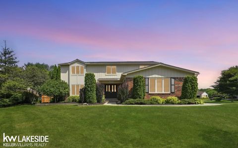 Photo of 3392 Innsbrook Drive, Rochester Hills City, MI 48309 (MLS # 58050215952)