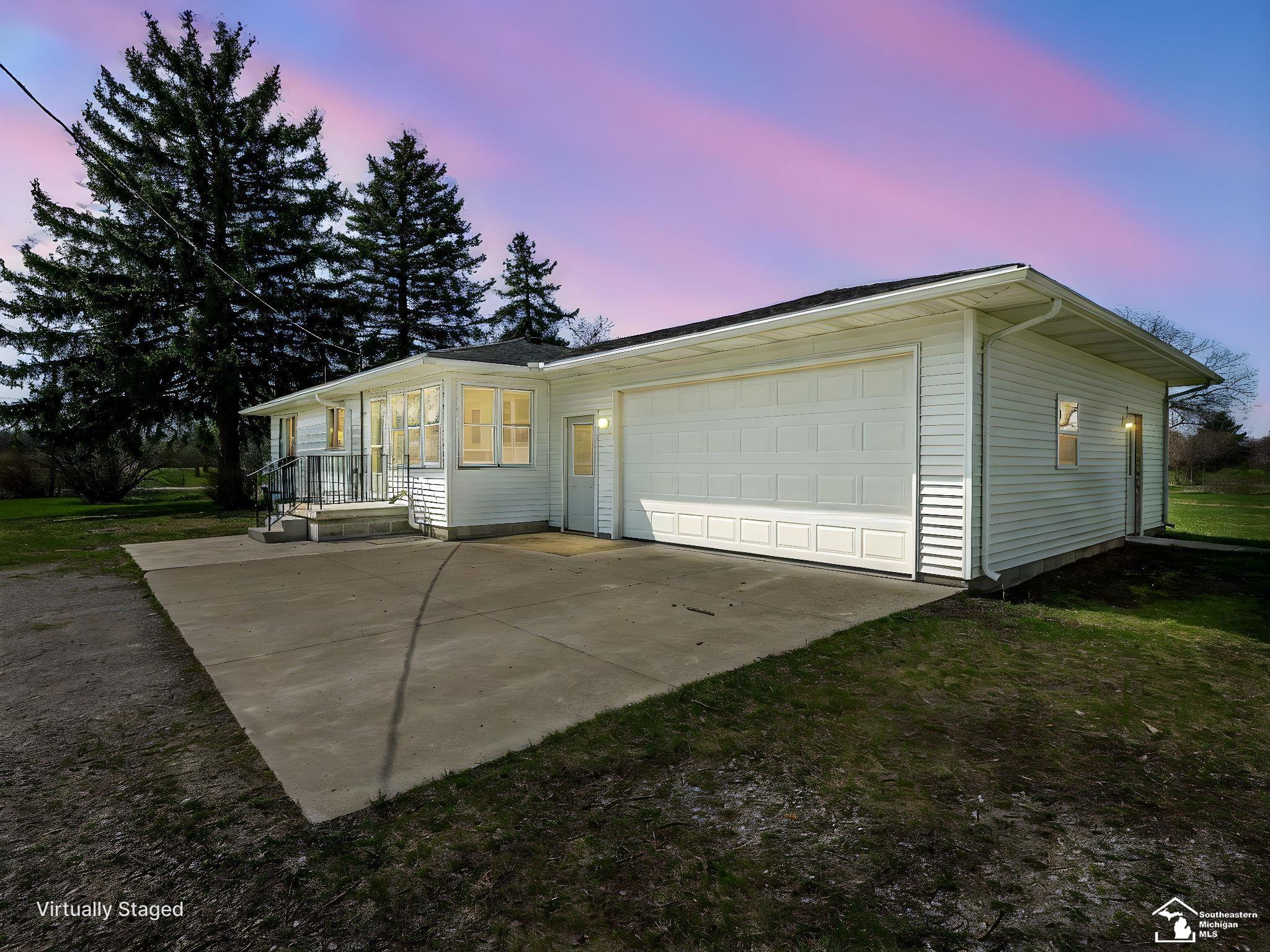 1932 W Albain Road