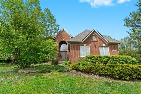 8380 JAMESTOWN Drive White Lake Charter Township MI 48386