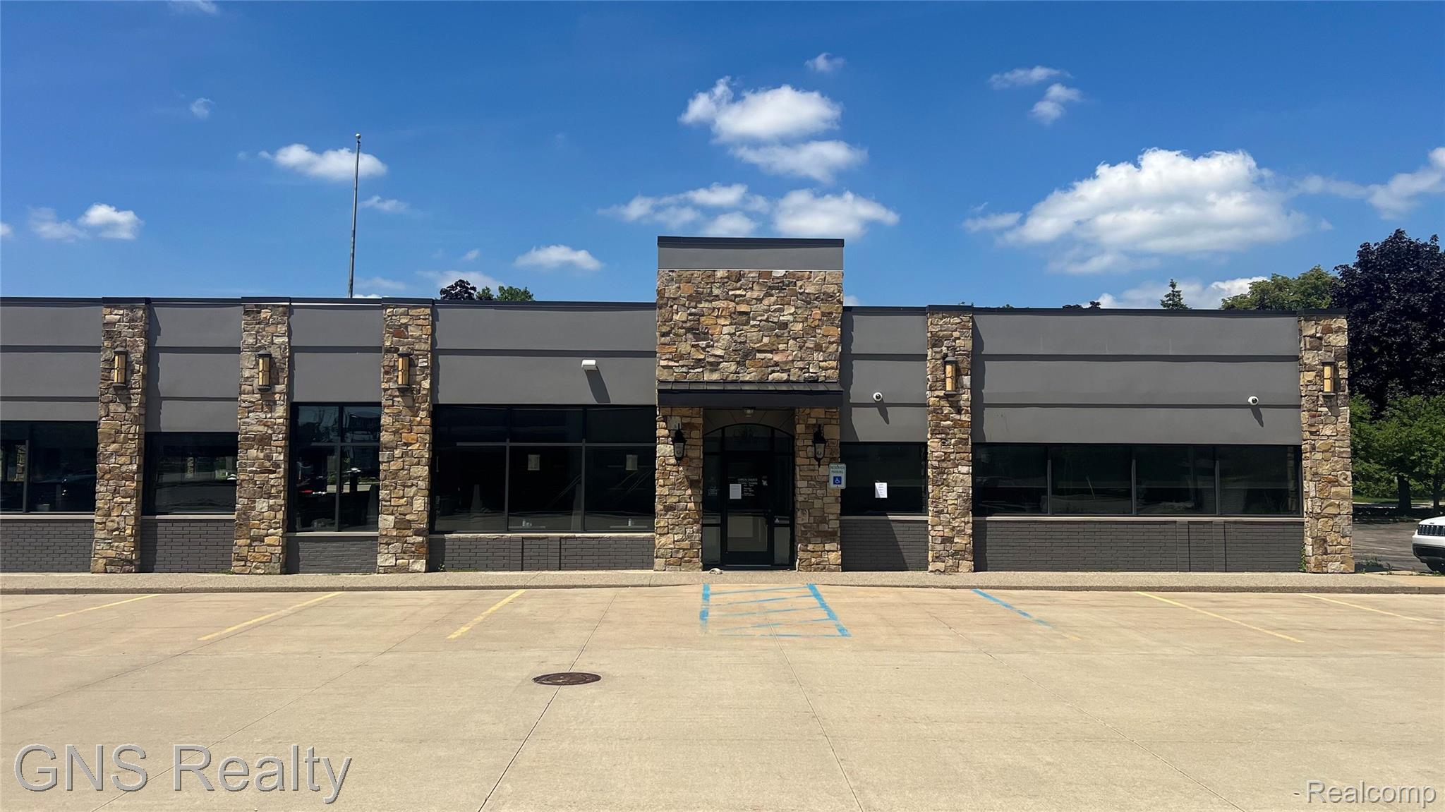 3364 Rochester Rd