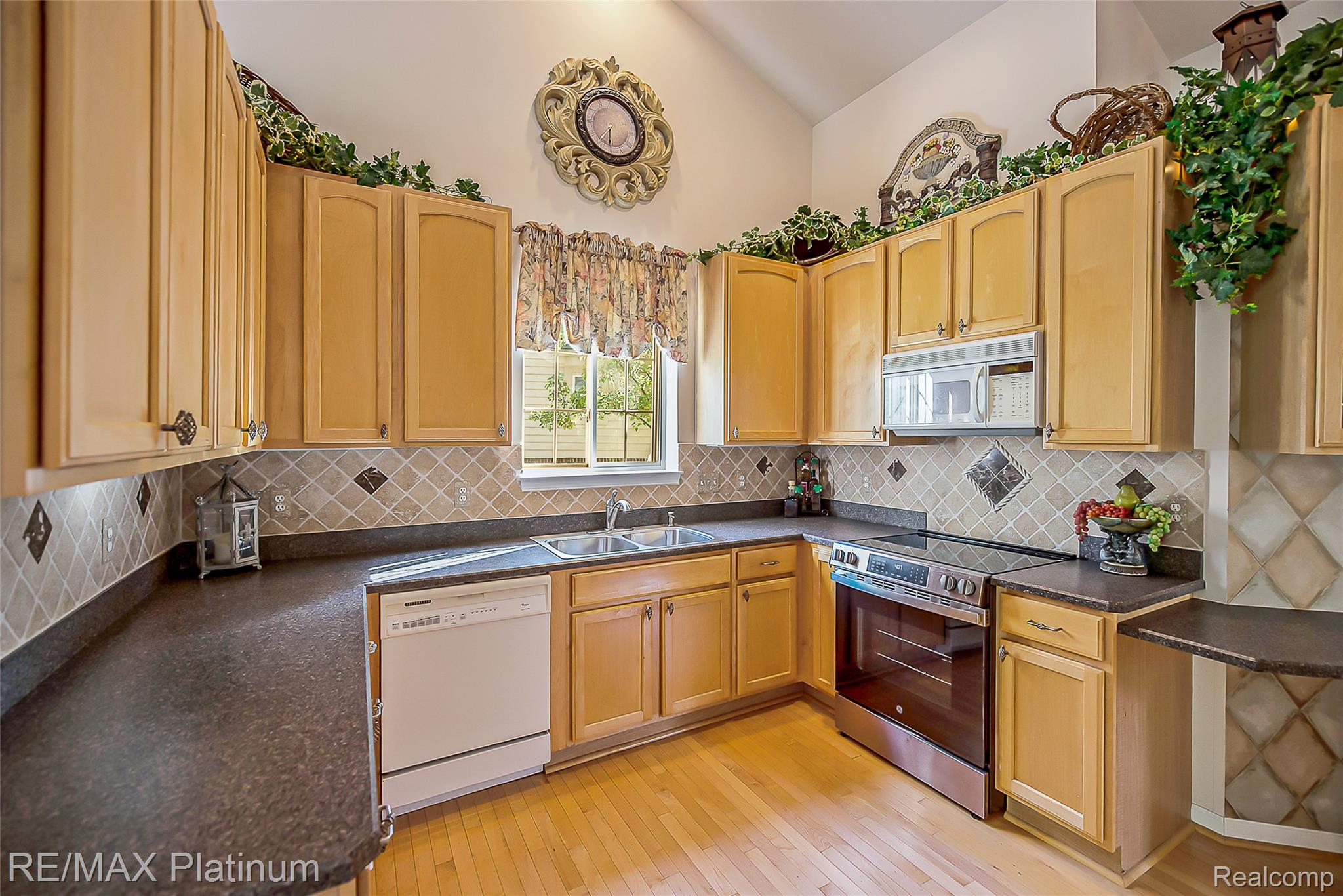 4475 Quebec Lane