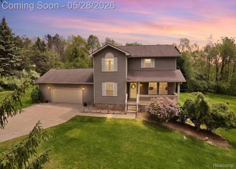 Photo of 5535 Lakeview Boulevard, Hadley Township, MI 48438 (MLS # 20261032381)