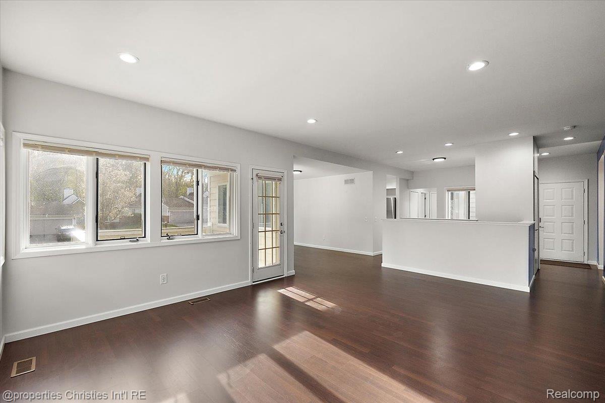 35052 Meadow Lane