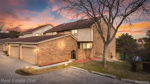 5273 Wright Way E West Bloomfield Charter Township MI 48322