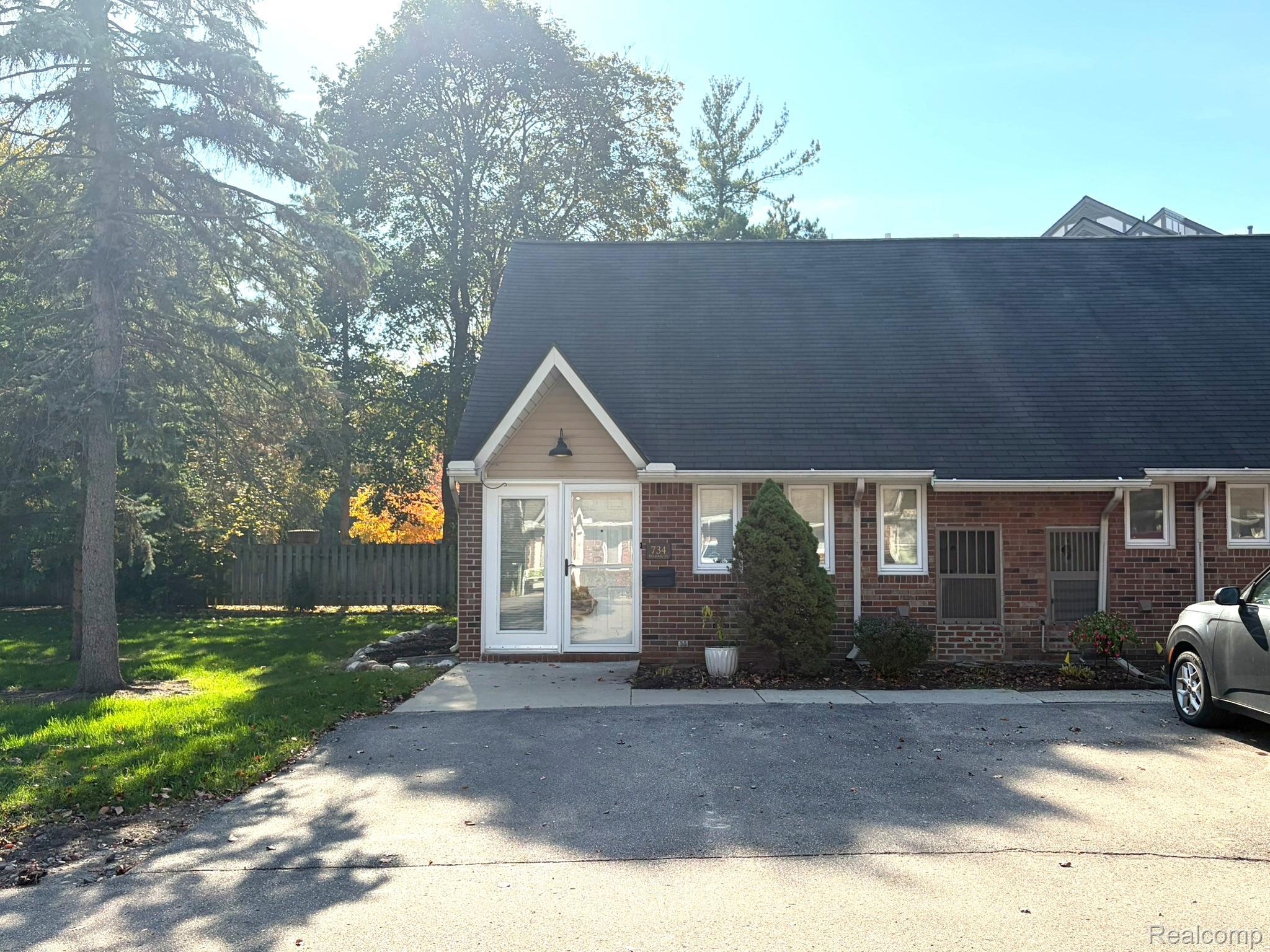 734 Kellogg Street