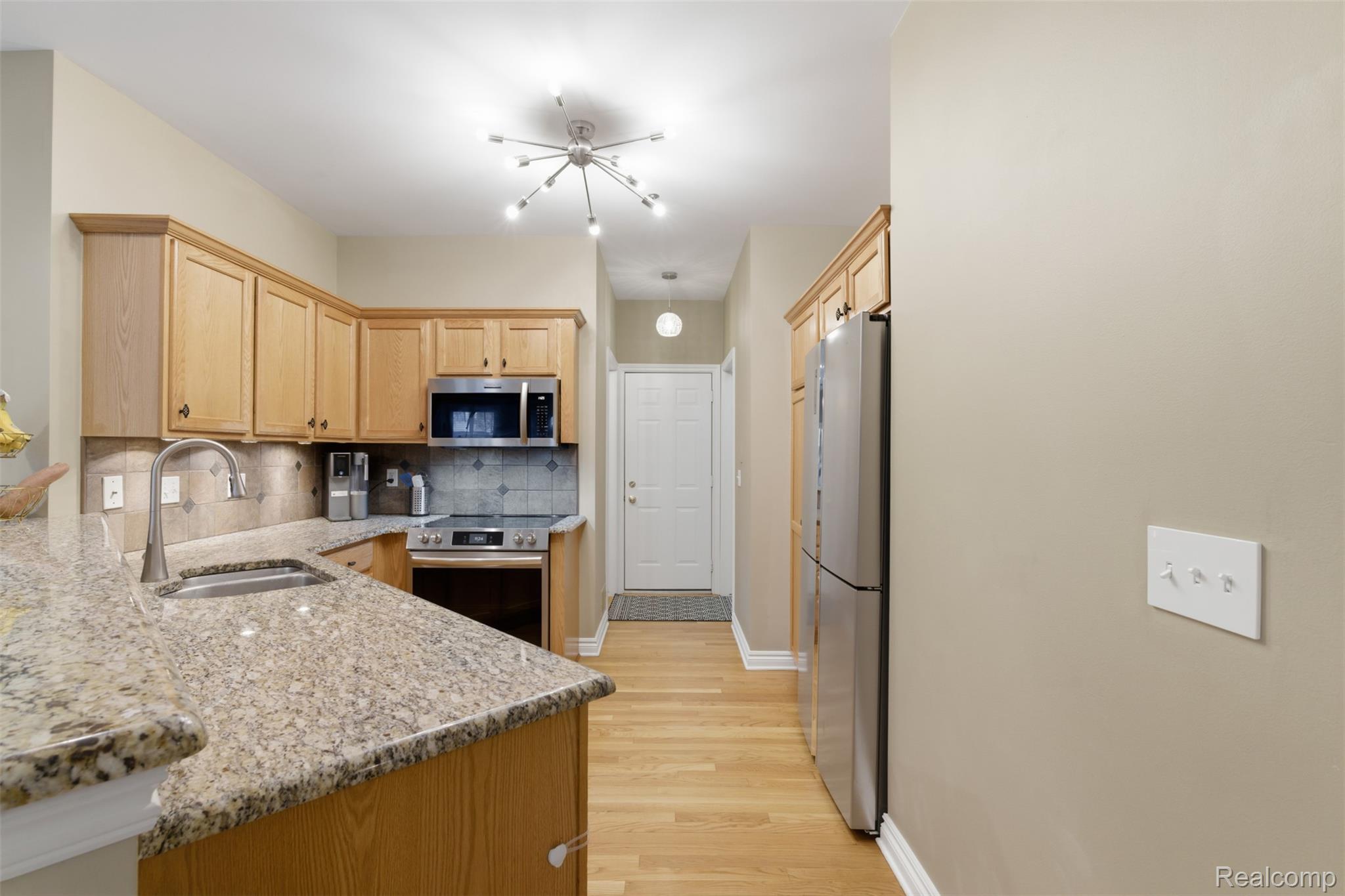 45645 Graystone Lane