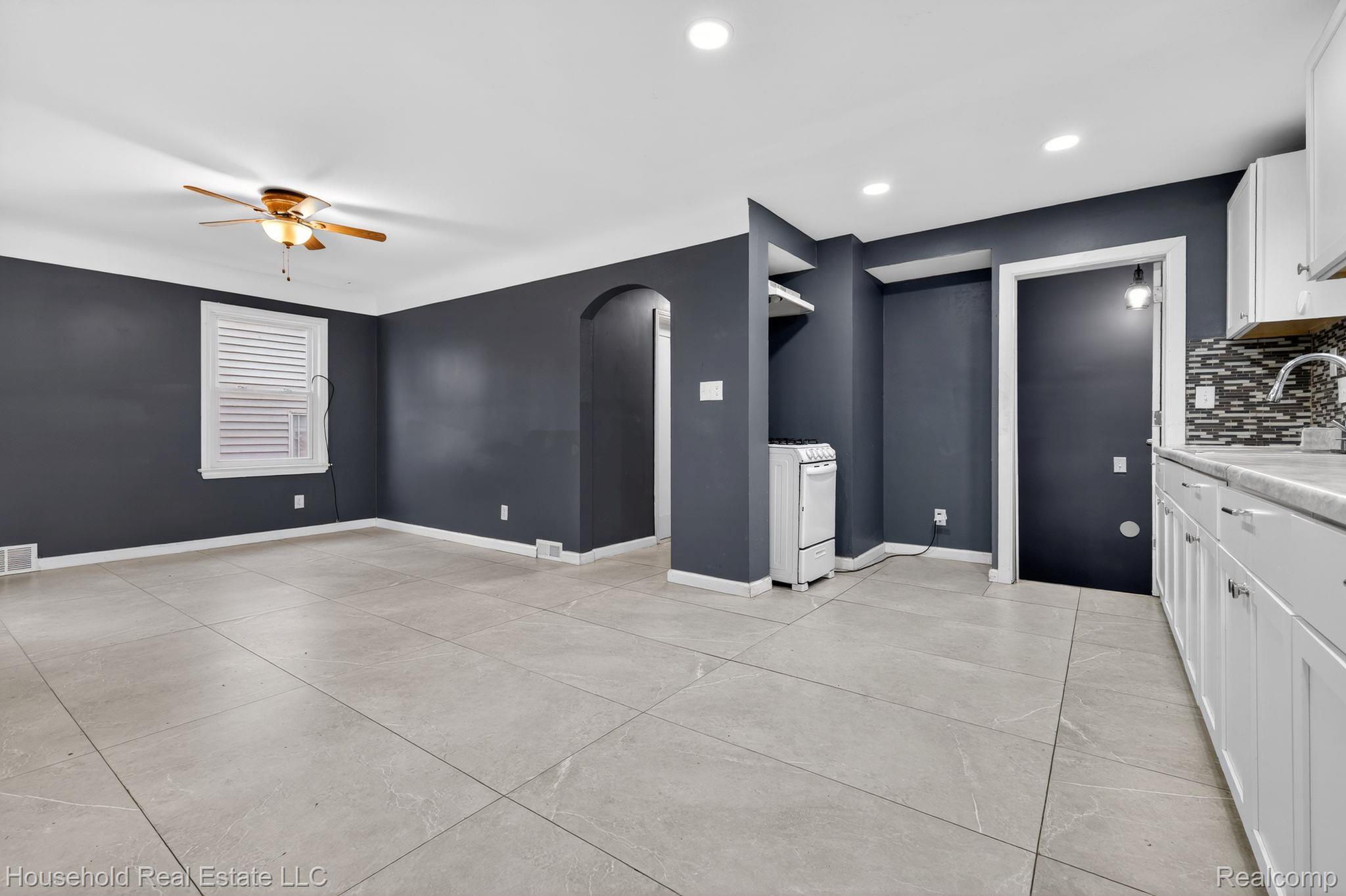 19427 Rosemont Avenue