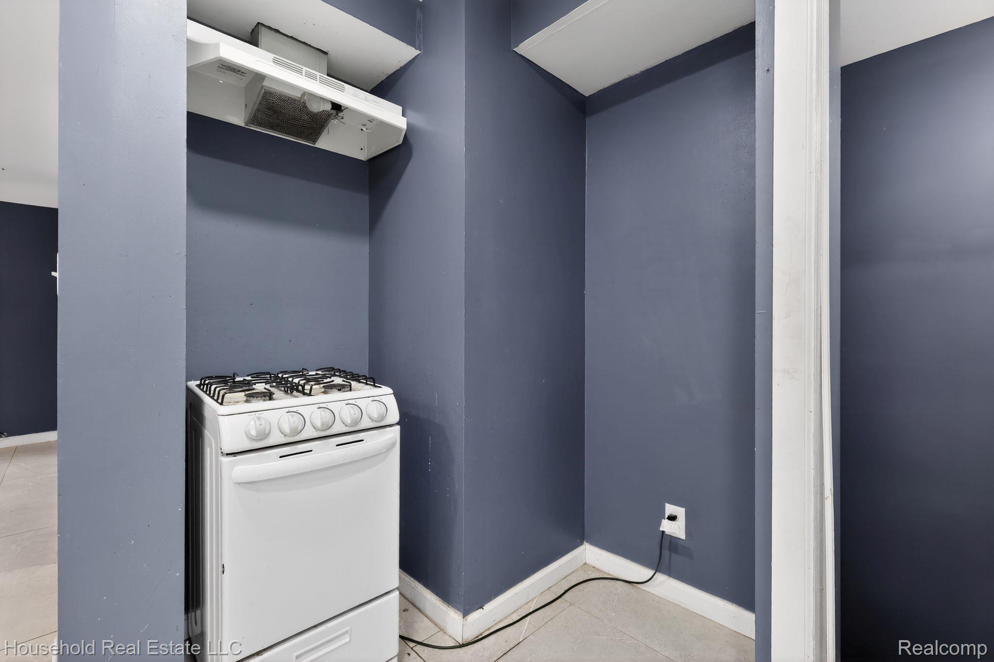 19427 Rosemont Avenue