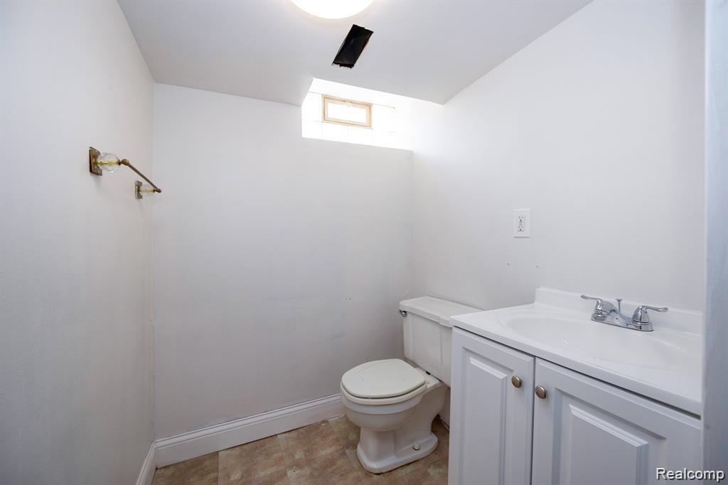 27272 Hopkins Street