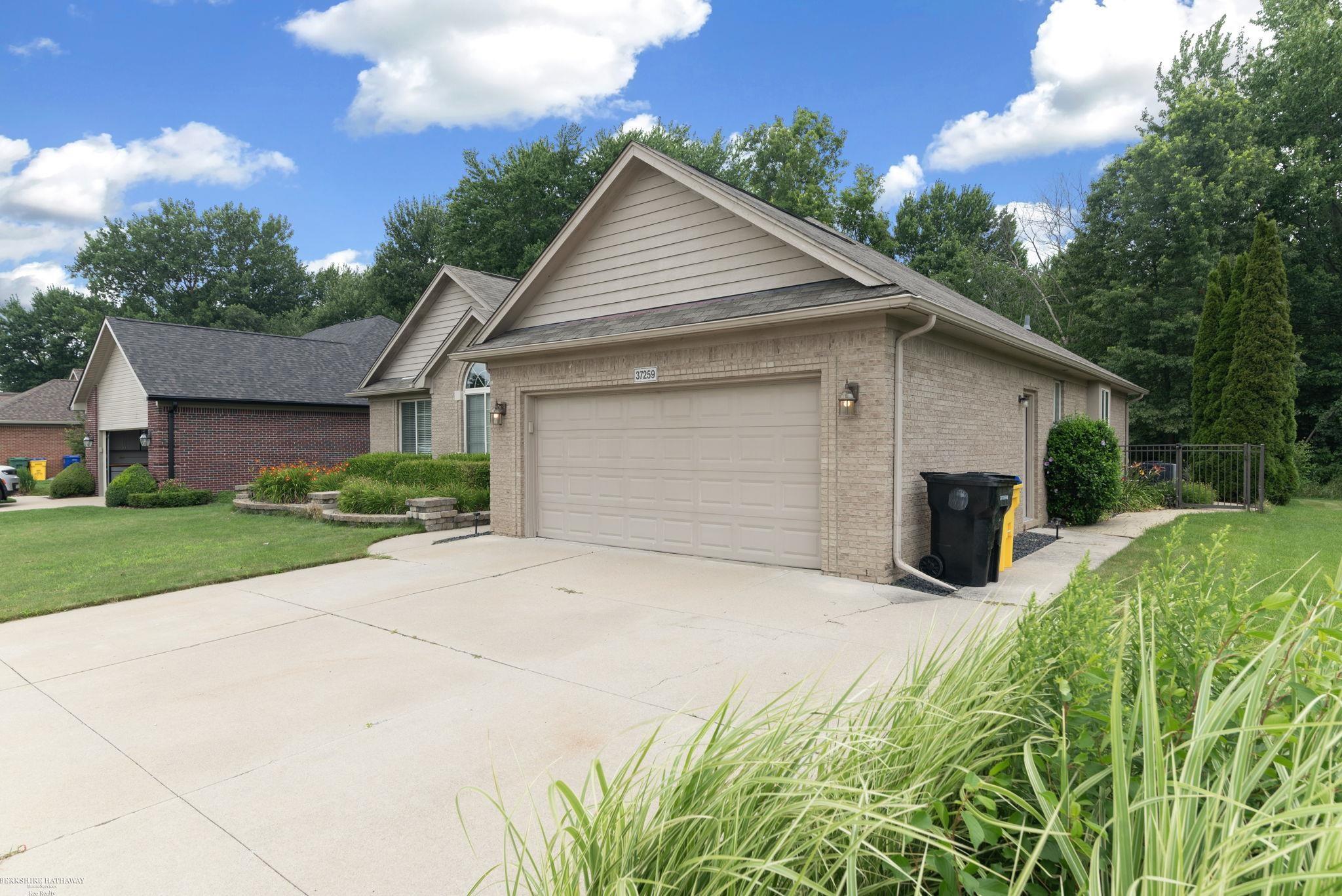 37259 Willow Creek Lane